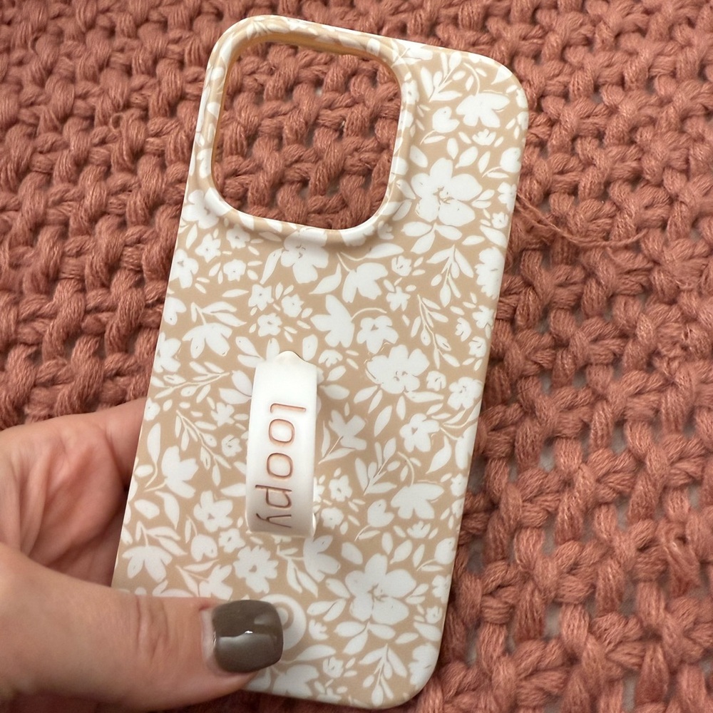 Loopy Case for IPhone 14 Pro- Beige Blossoms